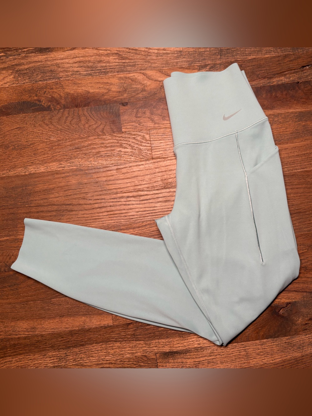 Nike Women’s Light Mint Athletic Leggings with Pockets